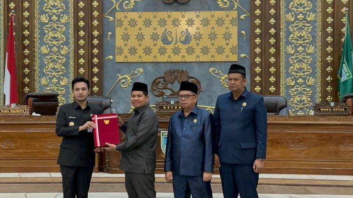 Rapat-Paripurna-DPRD-Kota-Jambi-244 (1)
